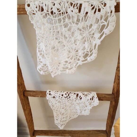 Two Round White Cotton Crochet Doilies Flower Table Decor Accent Doilies - Picture 4 of 10